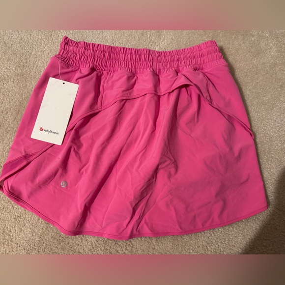 NWT lululemon Hotty Hot High Rise Skirt Size 10 Sonic Pink 4” inseam - Picture 5 of 7